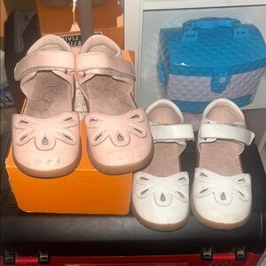 Livie & Luca Dew Drop maryjane pink & white pairs size 11

Best shoes ever!